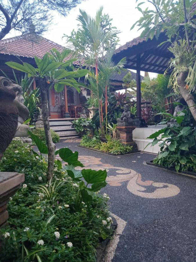 Dewi Antara Homestay Ubud Esterno foto