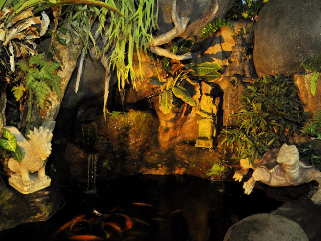 Dewi Antara Homestay Ubud Esterno foto