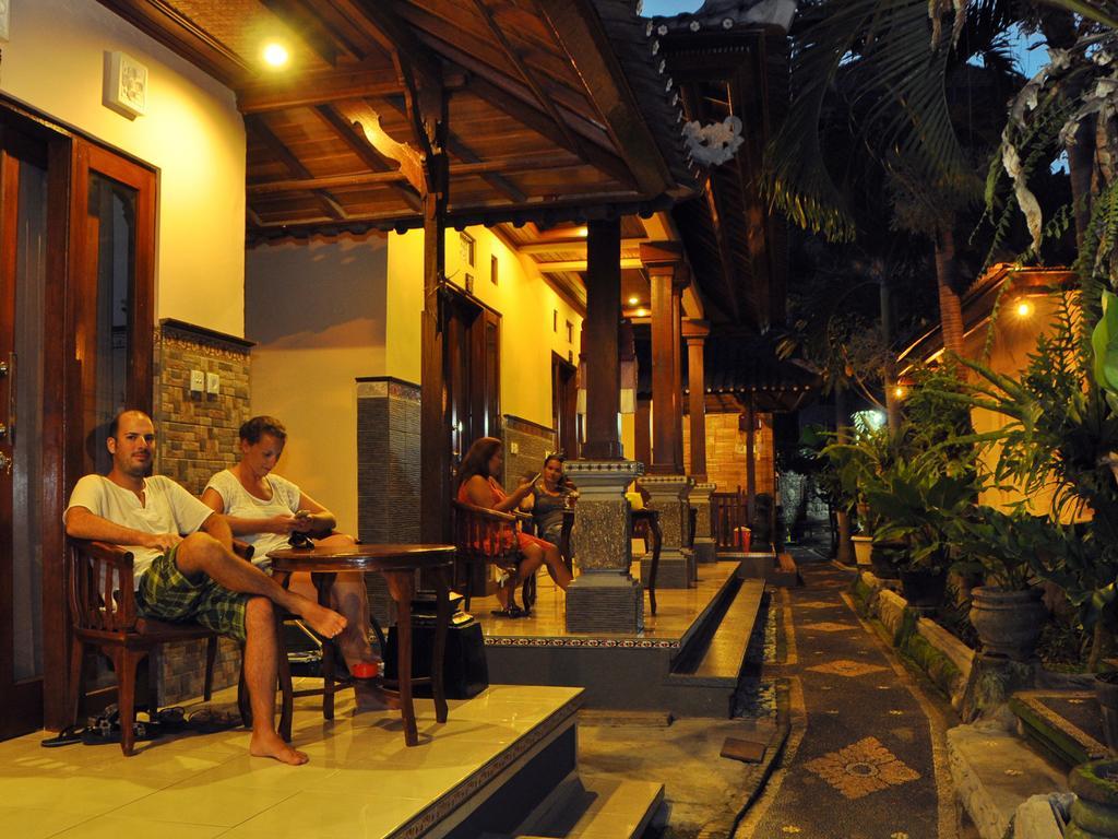 Dewi Antara Homestay Ubud Esterno foto