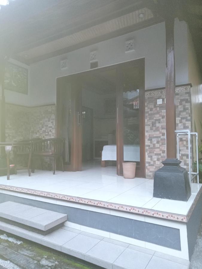 Dewi Antara Homestay Ubud Esterno foto