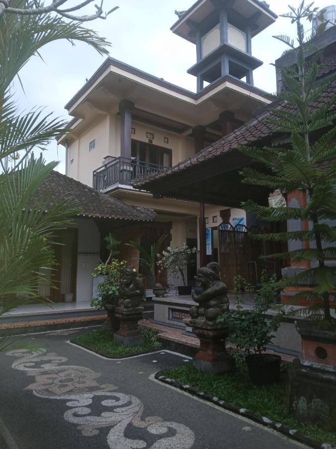 Dewi Antara Homestay Ubud Esterno foto