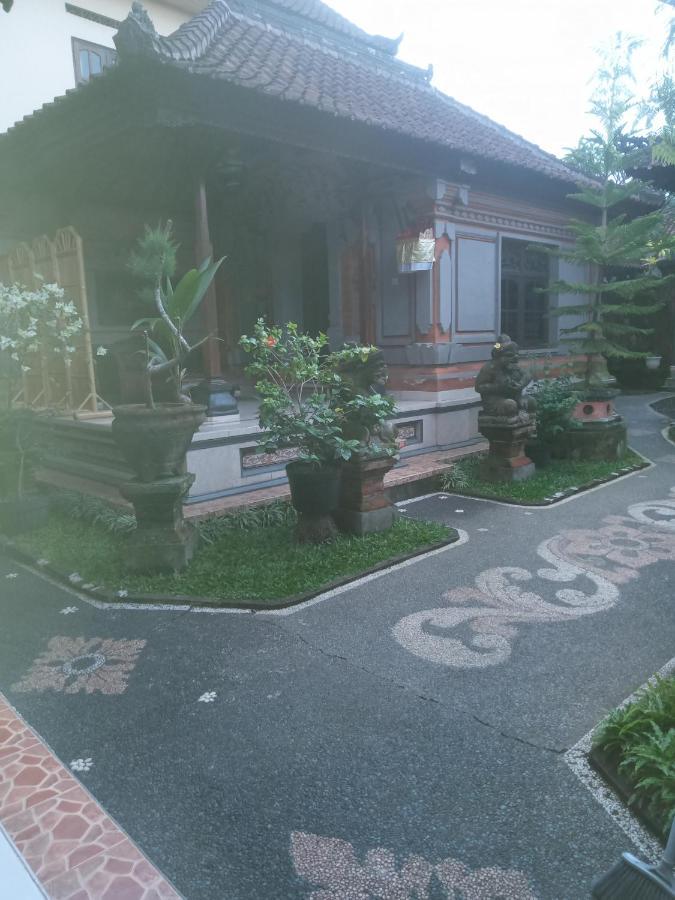 Dewi Antara Homestay Ubud Esterno foto