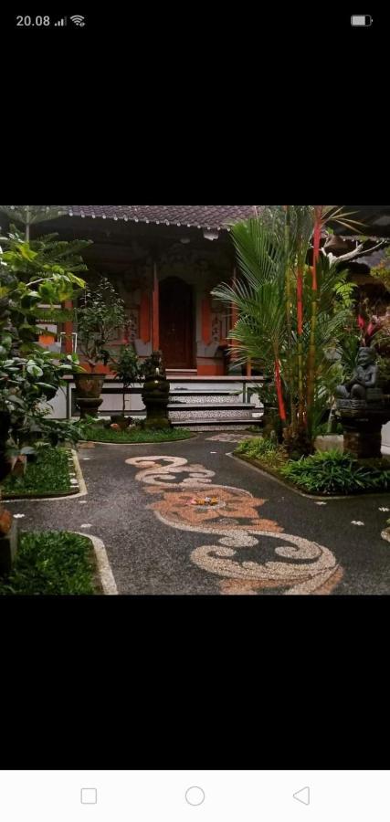Dewi Antara Homestay Ubud Esterno foto