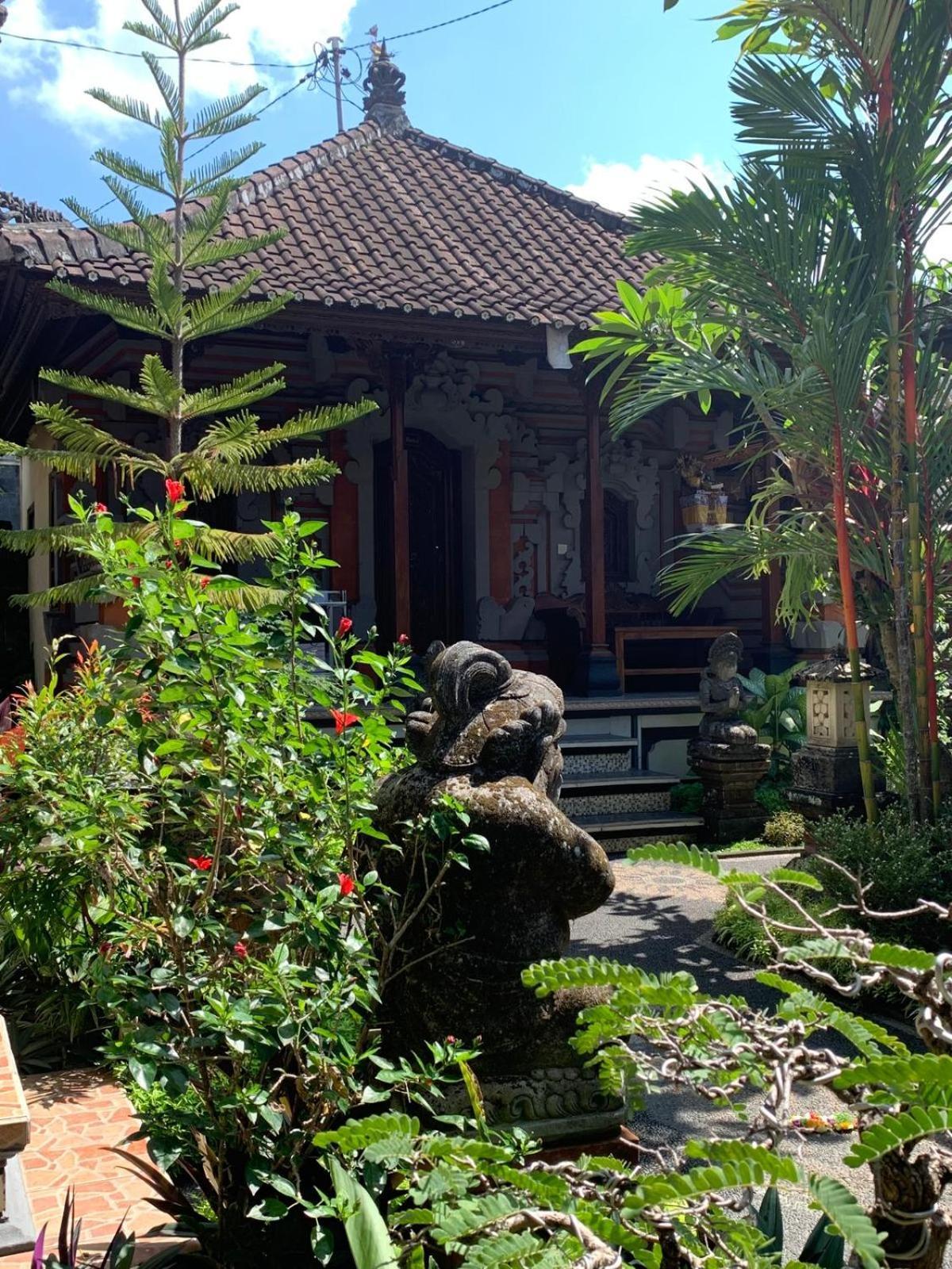 Dewi Antara Homestay Ubud Esterno foto