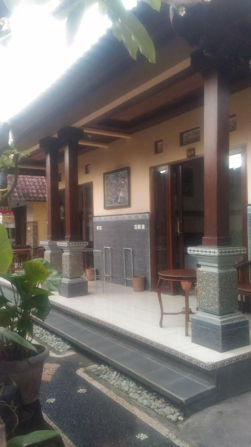 Dewi Antara Homestay Ubud Esterno foto